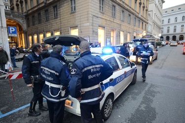 Genova - ubriaco alla guida causa un incidente in pieno centro