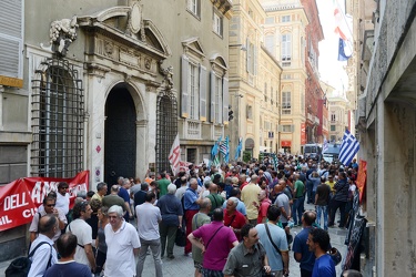 Genova - manifestazione lavoratori aziende municipalizzate