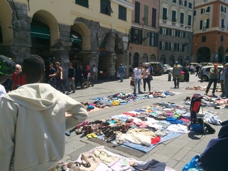 Genova, piazza Raibetta - il solito mercatino