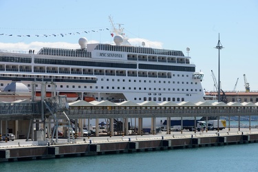 Genova - porto - nave da crociera MSC Sinfonia - incidente in fa