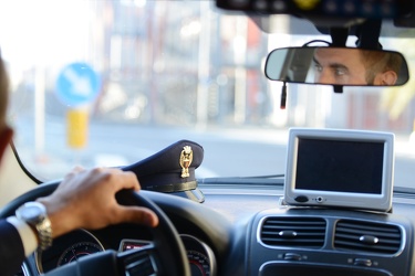 Genova - polizia stradale - le nuove norme per l'assicurazione R