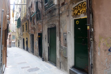 Genova - centro storico - vico del Duca presso civico 12