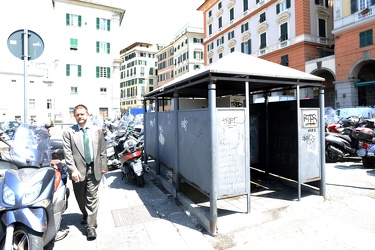 Genova - i bagni pubblici in piazza Raibetta