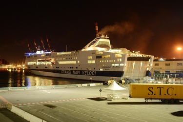 Genova, terminal Traghetti - controlli anti terrorismo
