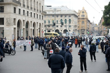 Genova, protesta lavoratori ATP