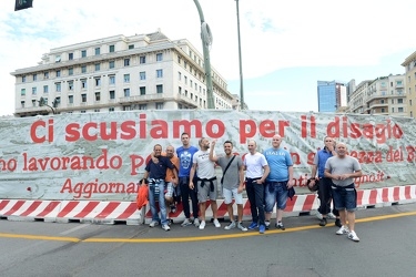 Genova - protesta corteo lavoratori del mercato ittico