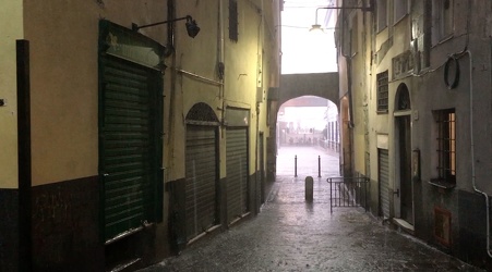 Genova - centro storico, grandinata estiva
