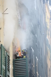 Genova - salita Pollaiuoli - incendio in un appartamento