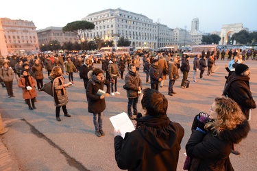 Genova - piazza della Vittoria - manifestazione sentinelle in pi