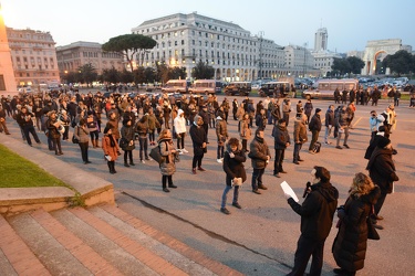 Genova - piazza della Vittoria - manifestazione sentinelle in pi