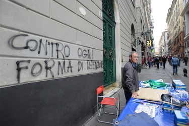 Genova - scritte sui muri dopo la manifestazione di ieri sera 