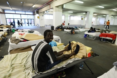 Genova, fiera - presso il padiglione C, ospitati 200 migranti in