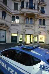 Genova, piazza Tommaseo - cronaca - rapina - intervento polizia