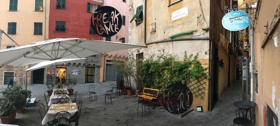 Genova, centro storico - trattoria dell'acciughetta - cronaca