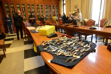 Genova. conferenza stampa in questura sgominata banda ladri appa