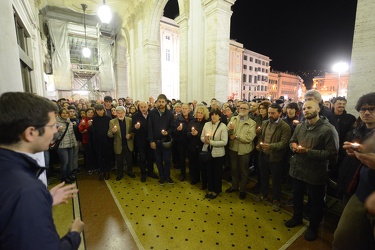 Genova, sotto sede regione, dopo messa gesuiti, fedeli manifesta