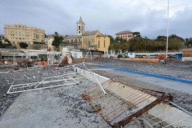 Genova - i danni agli stabilimenti balneari di corso Italia dopo