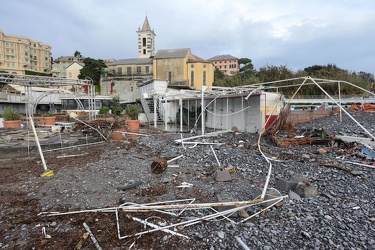 Genova - i danni agli stabilimenti balneari di corso Italia dopo