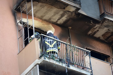 Genova - via Piantelli, Marassi - incendio in appartamento, muor