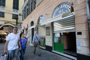 Genova - commercio alimentari centro storico - nuovi locali