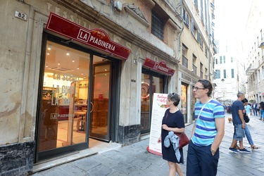 Genova - commercio alimentari centro storico - nuovi locali