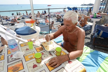 Genova - zoom panino alla spiaggia