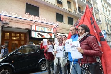 Genova, via Colombo - presidio dei lavoratori licenziati del cin