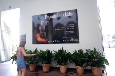 Genova - iniziato marketing promozione mostra paganini rockstar