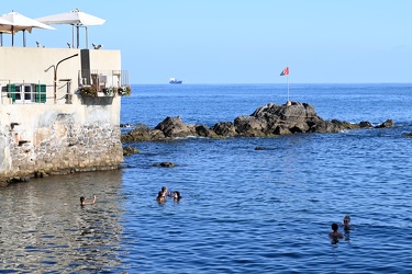 Genova, Boccadasse - vietata la balneazione causa inquinamento, 