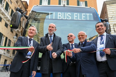 Genova - presentato autobus elettrico amt in collaborazione con 