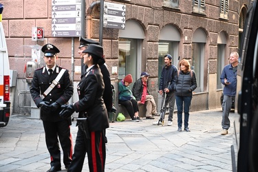 Genova, piazza Banchi - controlli dei carabinieri nei vicoli del