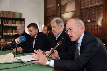 Genova - commissario sindaco Bucci firma protocollo ricostruzion