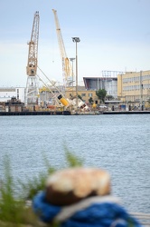 Genova, porto, ente bacini - incidente si ribalta yacht, quattro