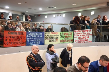 Genova, consiglio regionale - protesta sindacati lavoratori comp