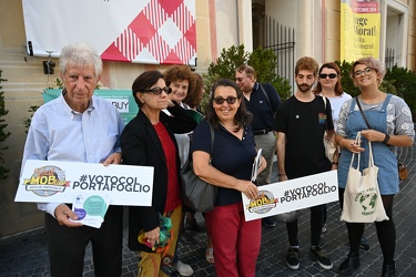 Genova - iniziativa spesa etica e solidale