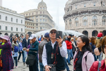 Genova - turisti durante il corteo del 25 Aprile