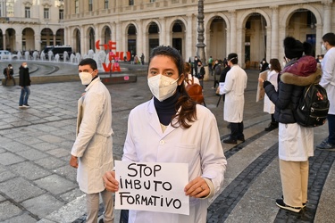Genova, piazza De Ferrari - protesta dei medici specializzandi