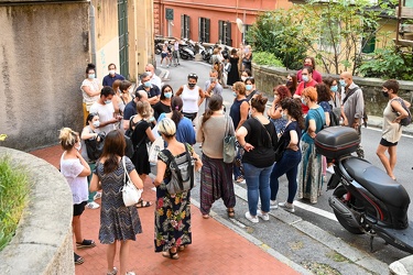 Genova, via Bertora - presidio davanti ufficio scolastico - dele