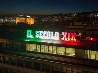 Genova, foto da drone - piazza Piccapietra - insegna Secolo XIX 
