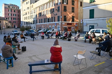 Genova, piazza Sarzano - assemblea scuola contro didattica a dis