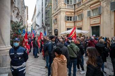 Genova, palazzo Tursi - manifestazione sindacati lavoratori serv