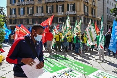 Genova, largo Lanfranco - manifestazione presidio sindacati dava