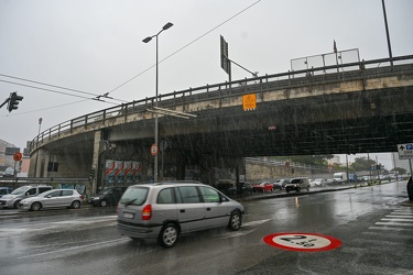 Genova, ammaloramento pilone elicoidale accesso casello Ge Ovest