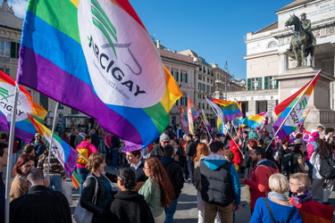 Genova, largo Pertini - presidio famiglie arcobaleno