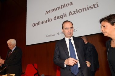 Genova - assemblea azionisti banca carige