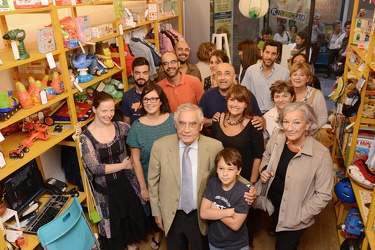 Genova - via di scurreria - inaugurazione Charity Shop