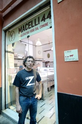 Genova, centro storico - apre una nuova macelleria in via dei ma
