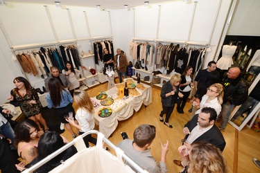 Genova - via Orefici - inaugurato nuovo negozio abbigliamento Pe