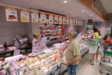 Genova - supermercato Basko in via Emilia a Molassan