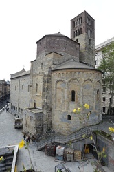 Genova, via XX Settembre - il cantiere accanto alla chiesa sopra